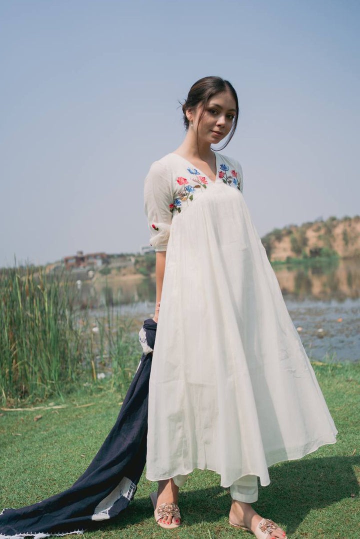 White Dress Shibori Dupatta Set