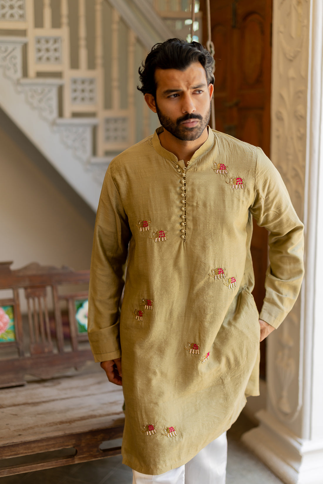 GAJAH KURTA